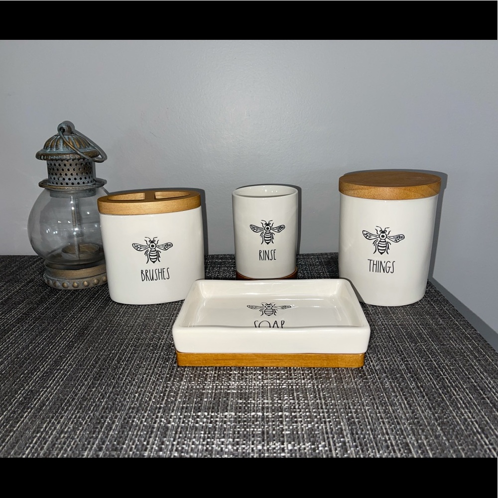 Rae Dunn Bathroom Bee Set